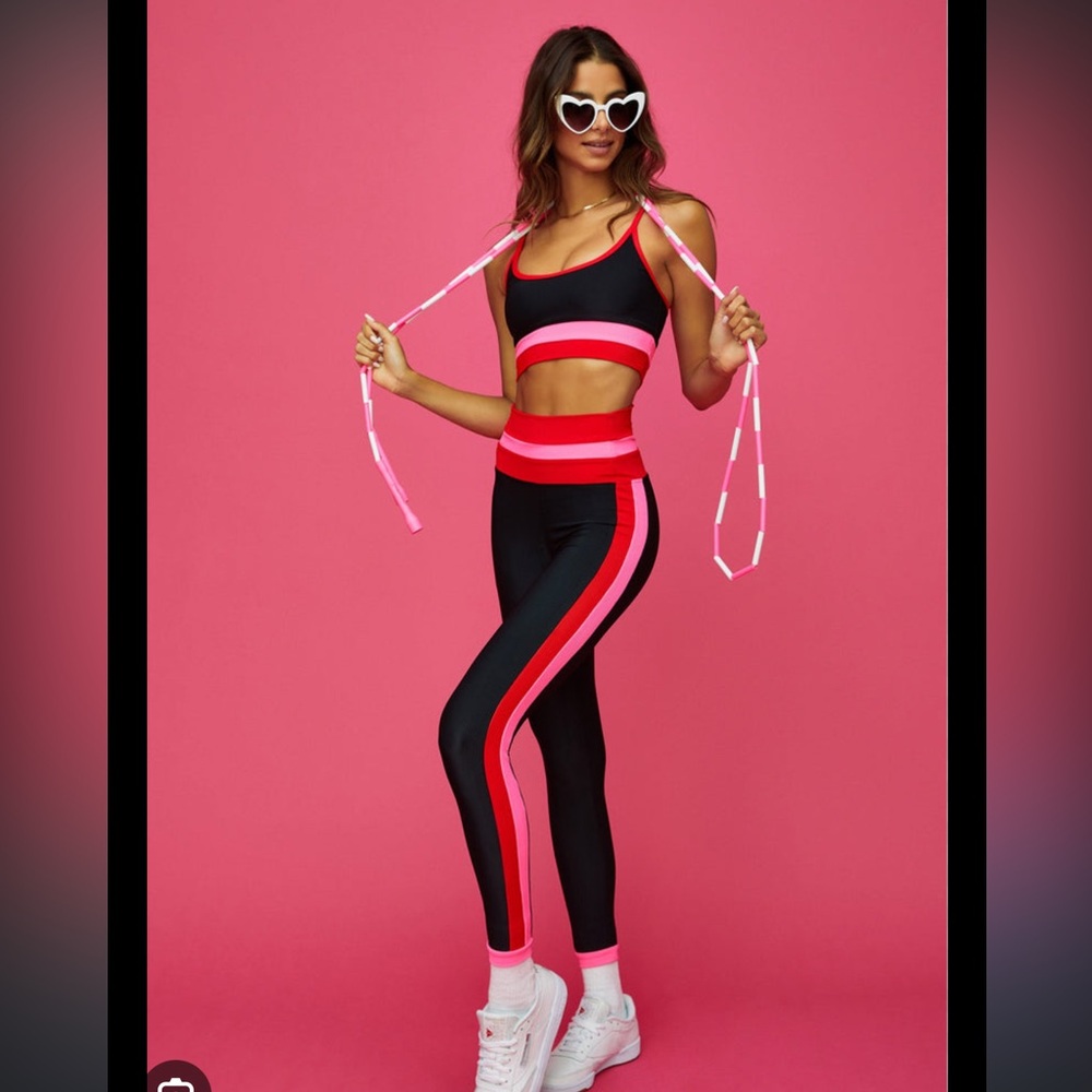 Beach Riot Melinda colorblock workout set in lipstick 💄